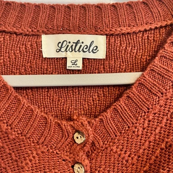 Women’s Henley Chevron Sweater - Picture 2 of 4